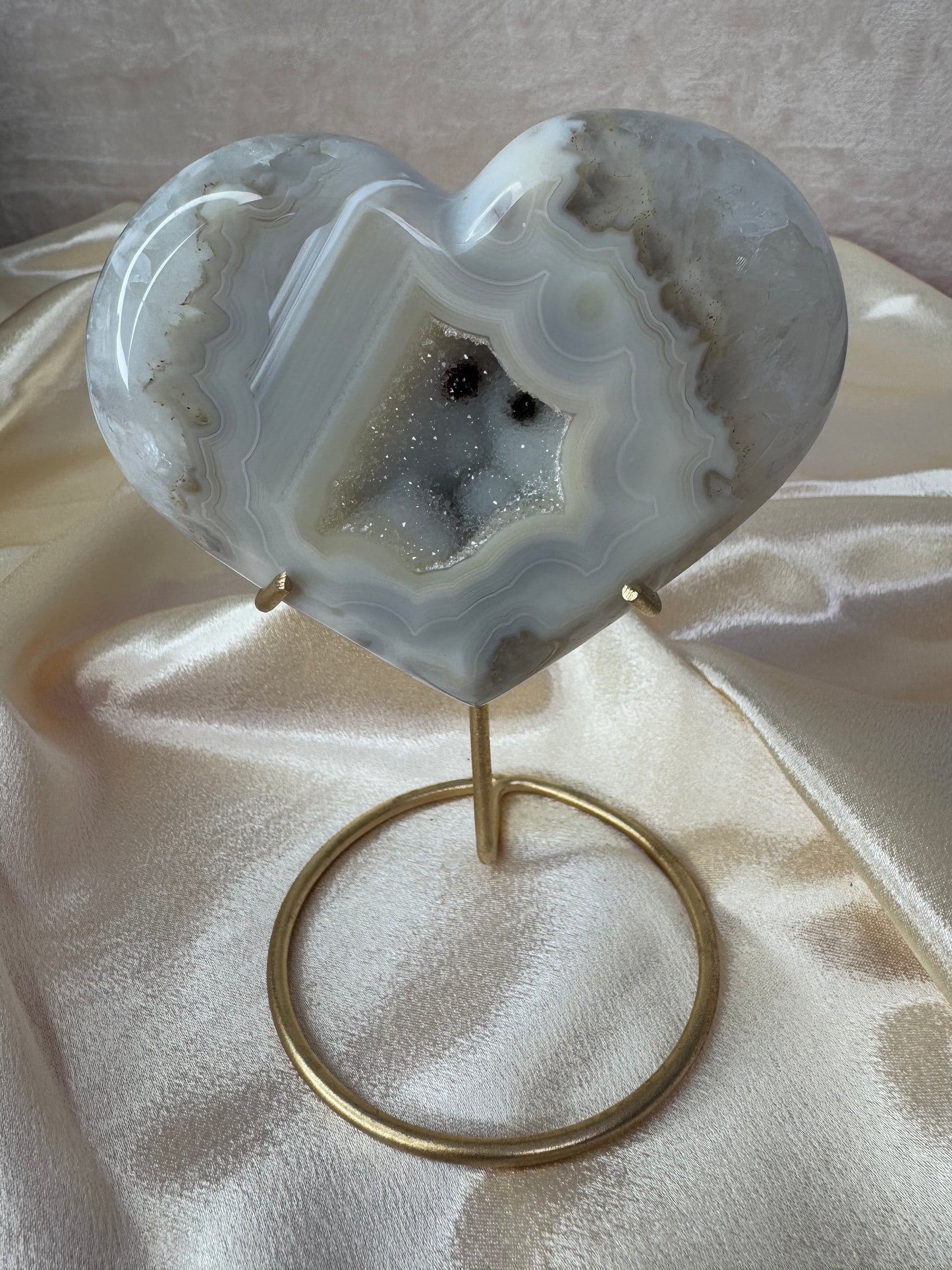 Agate heart on stand 51