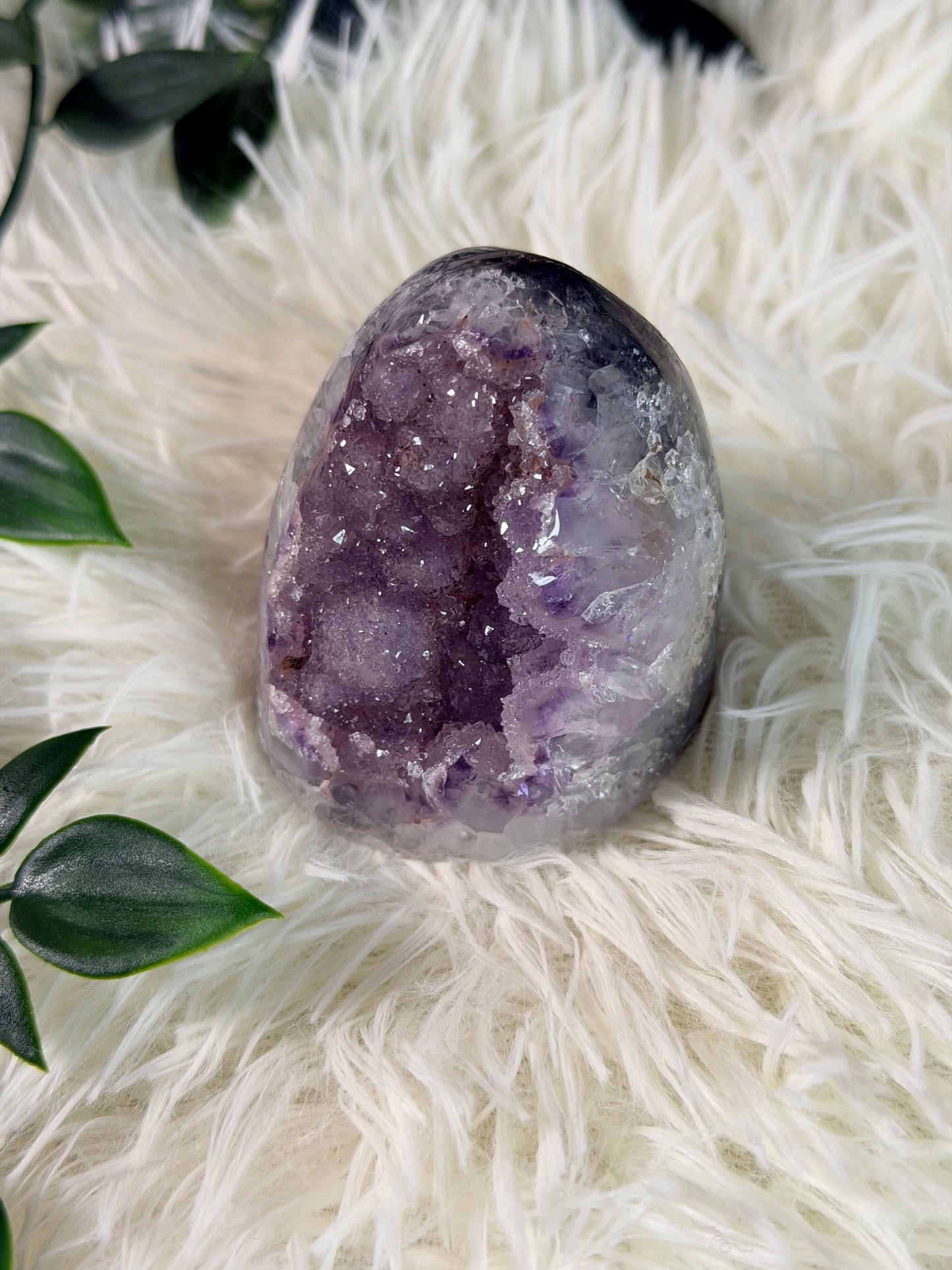 Sugar druzy Amethist op standvlak 18A