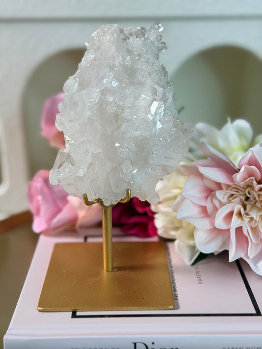 Bergkristal cluster op standaard 41B