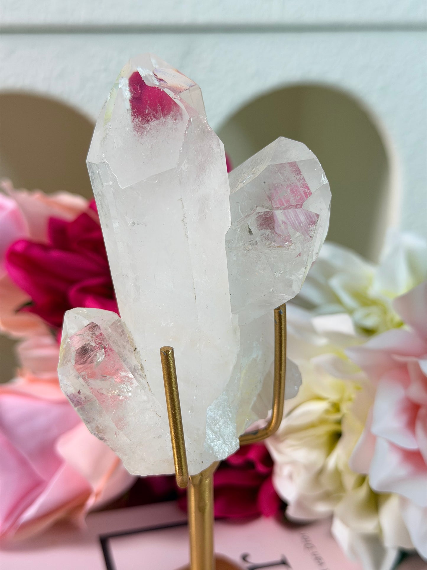 Bergkristal cluster op standaard 34B