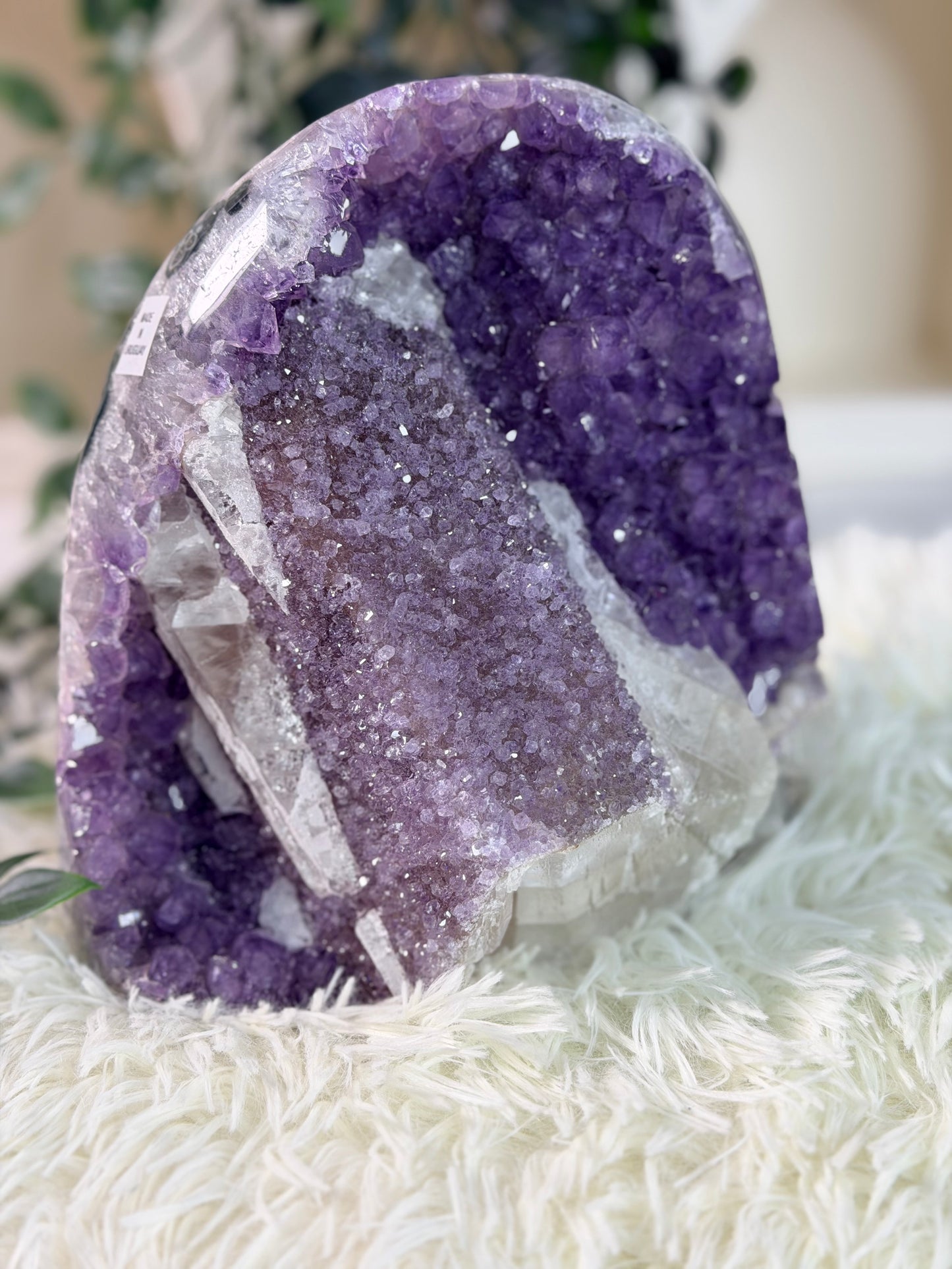 Amethist met Calciet op standvlak 338A