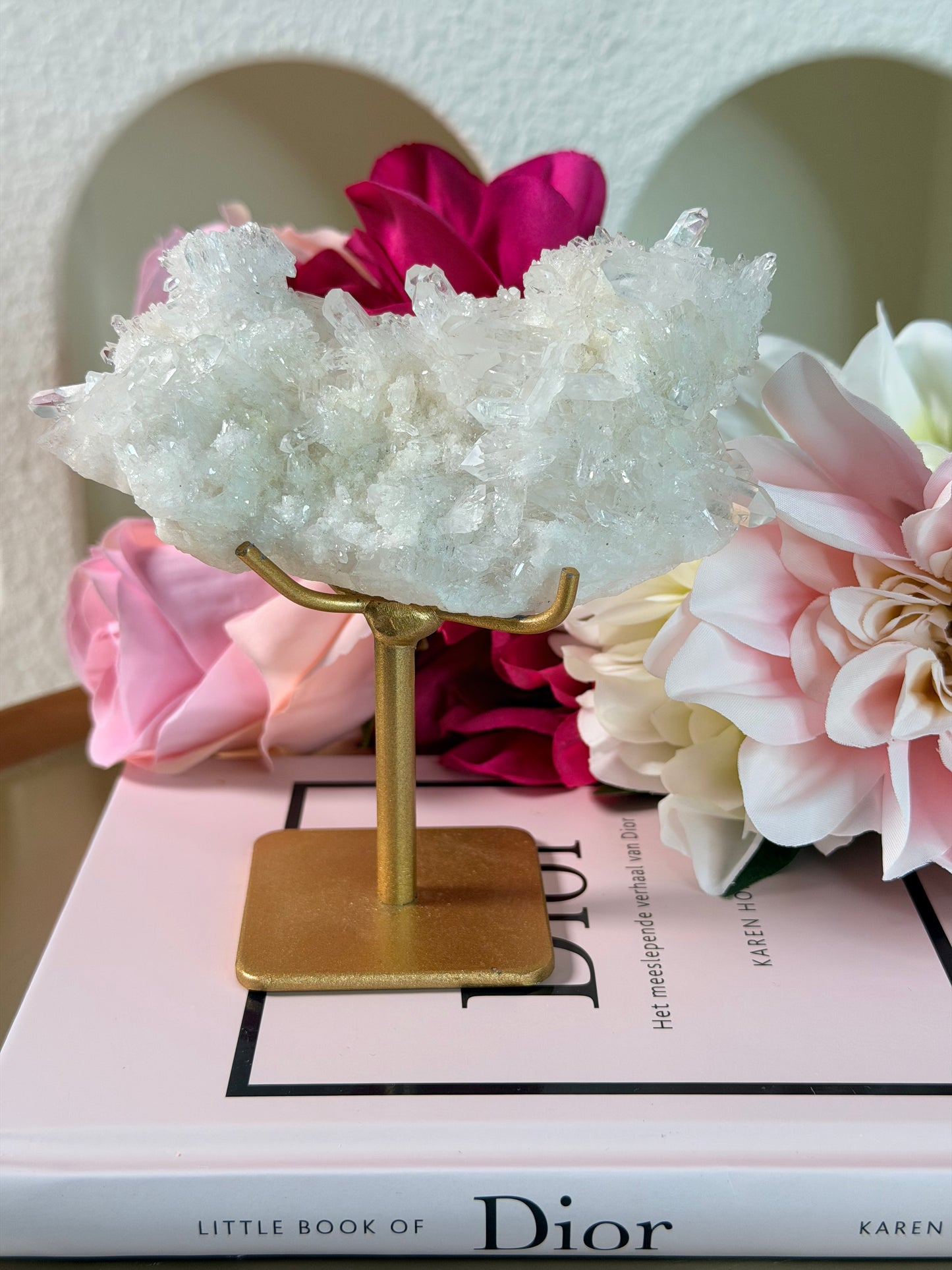 Bergkristal cluster op standaard 33B