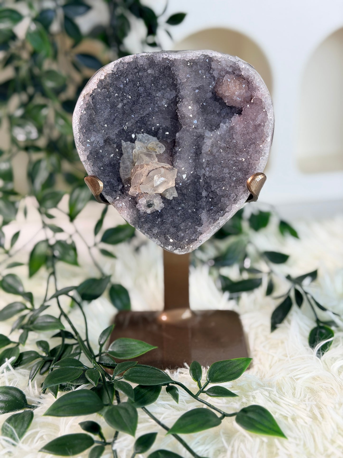 Amethyst heart on stand with Calcite 89A