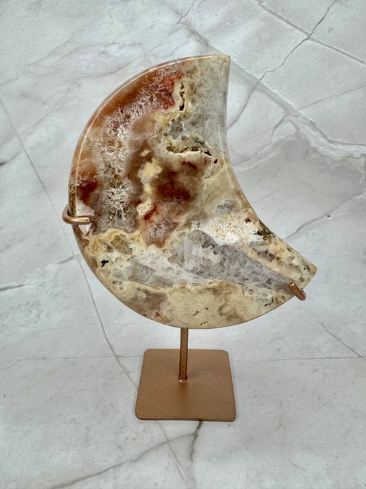 Roze Amethist maan op standaard 34