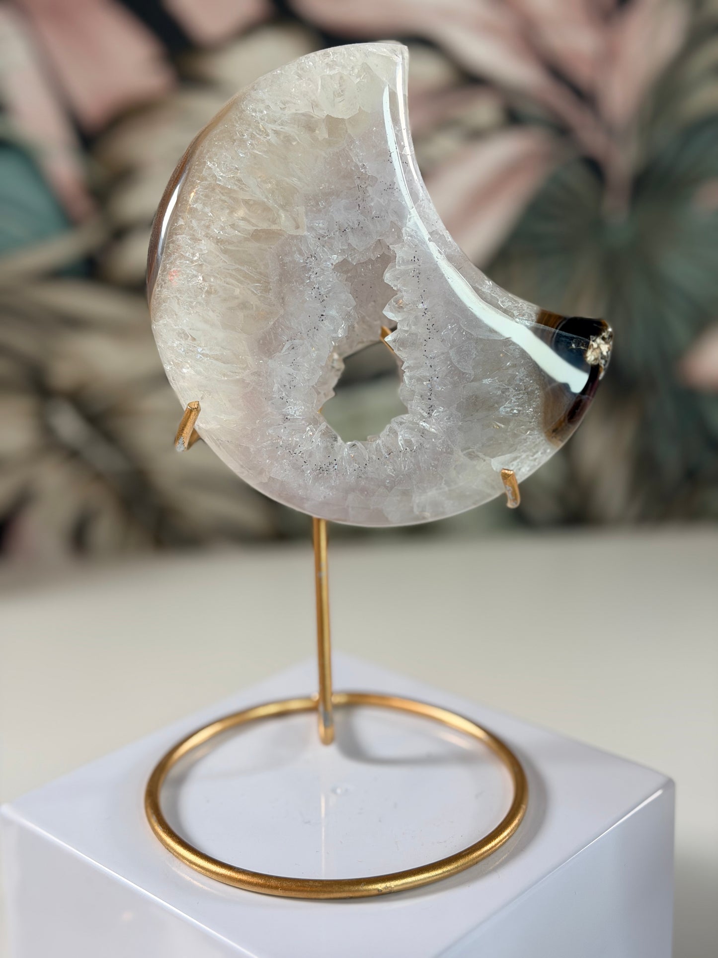 Achat-Mond auf Ständer 4