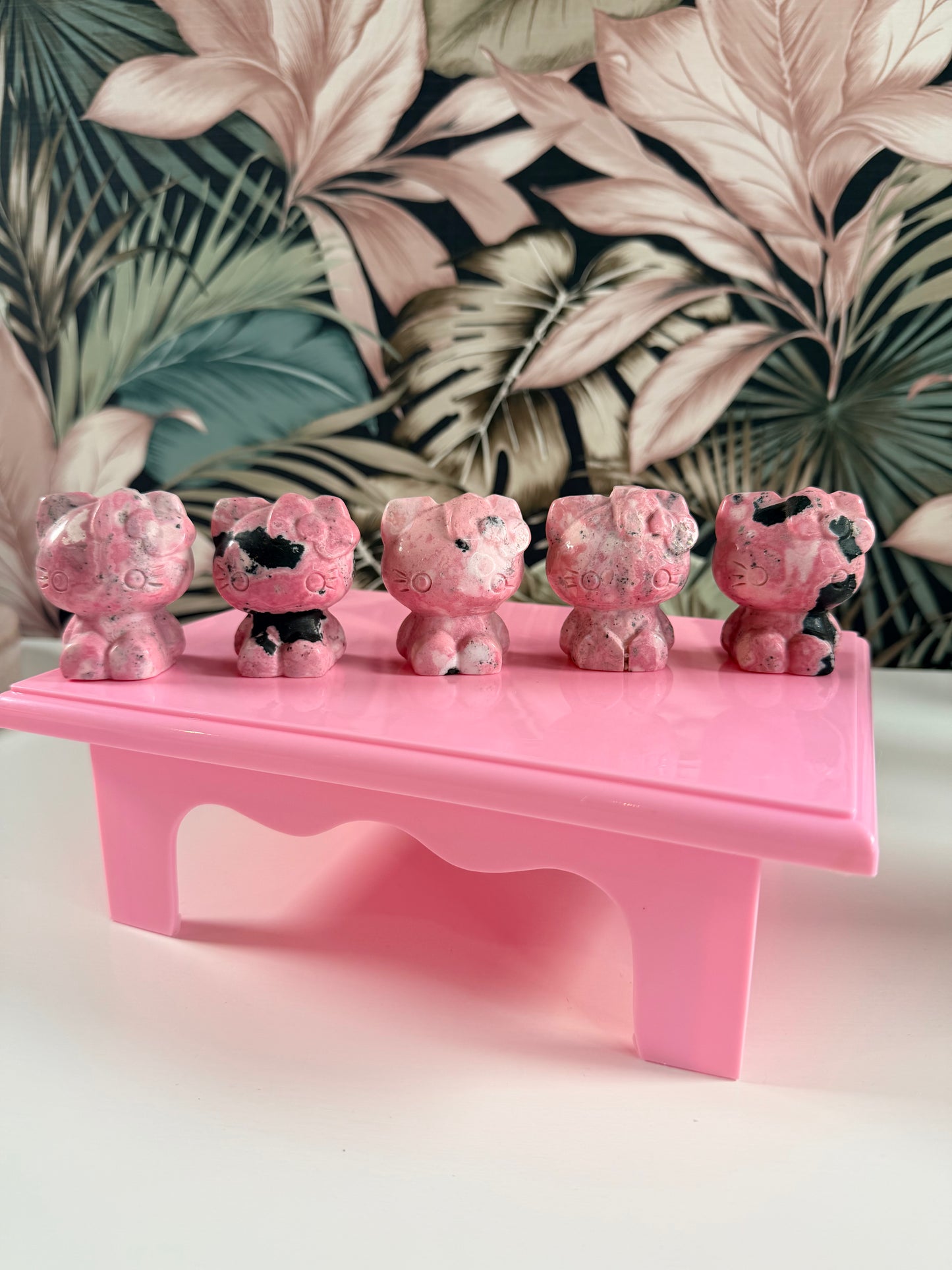 Peruanischer Rhodonit Hello Kitty (groß) – wähle deinen Favoriten