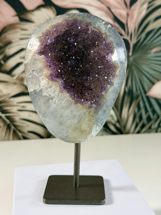 Amethyst mit Achat auf Ständer 1
