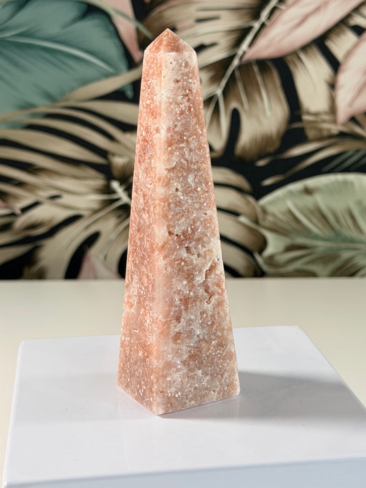 Roze Amethist obelisk 70