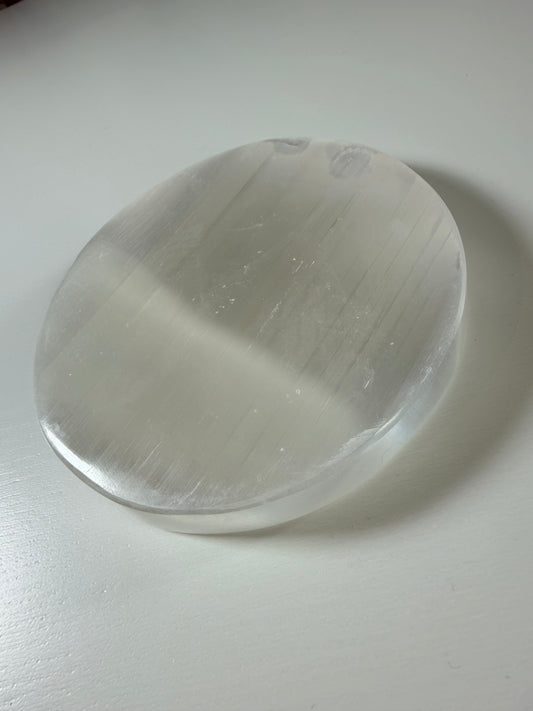 Selenite charging plate