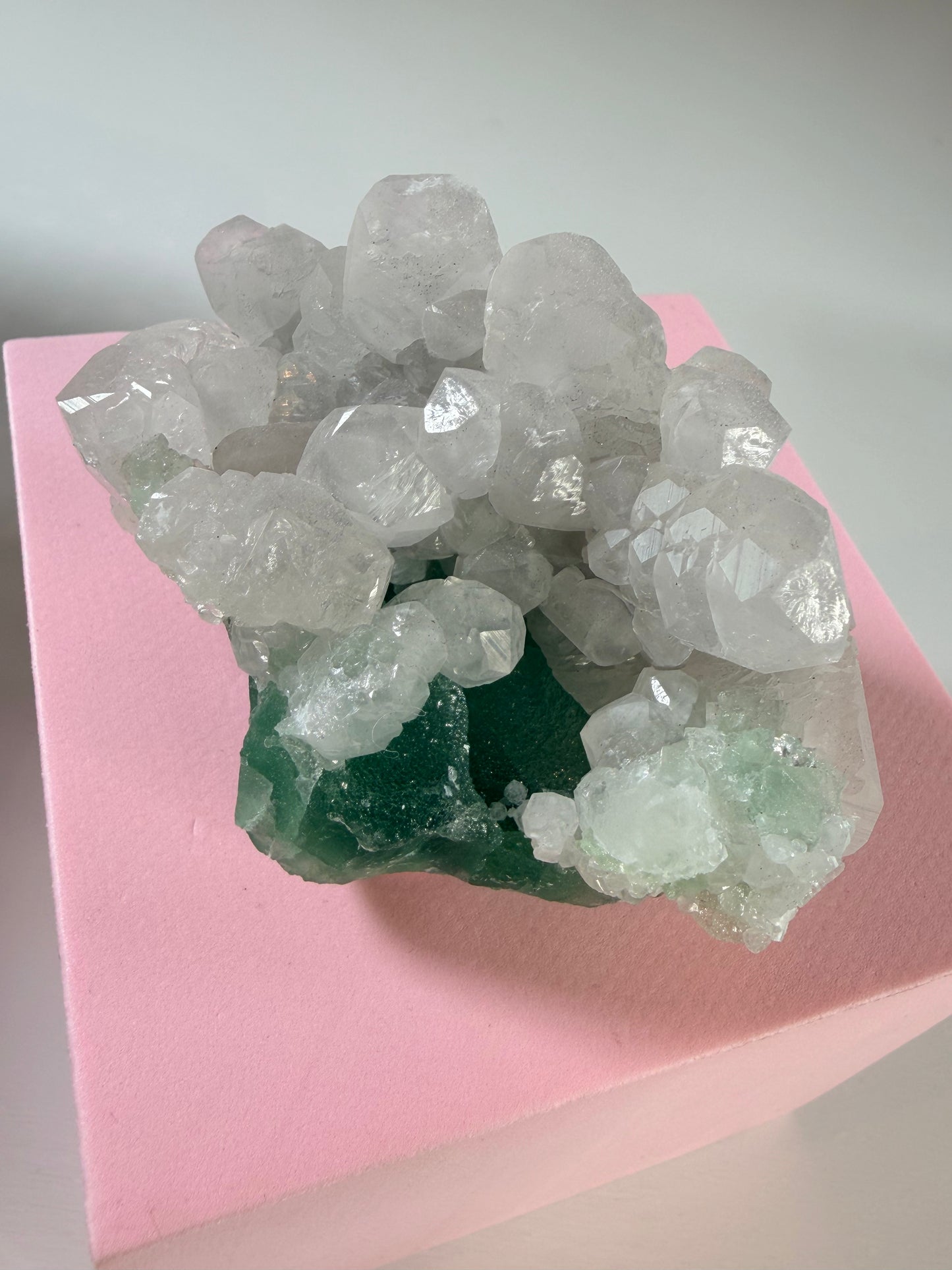 Apophyllit mit grünem Fluorit 1