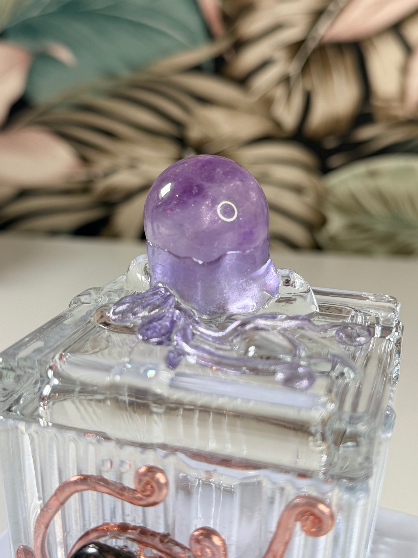 Amethyst-Glasgefäß mit Labradorit
