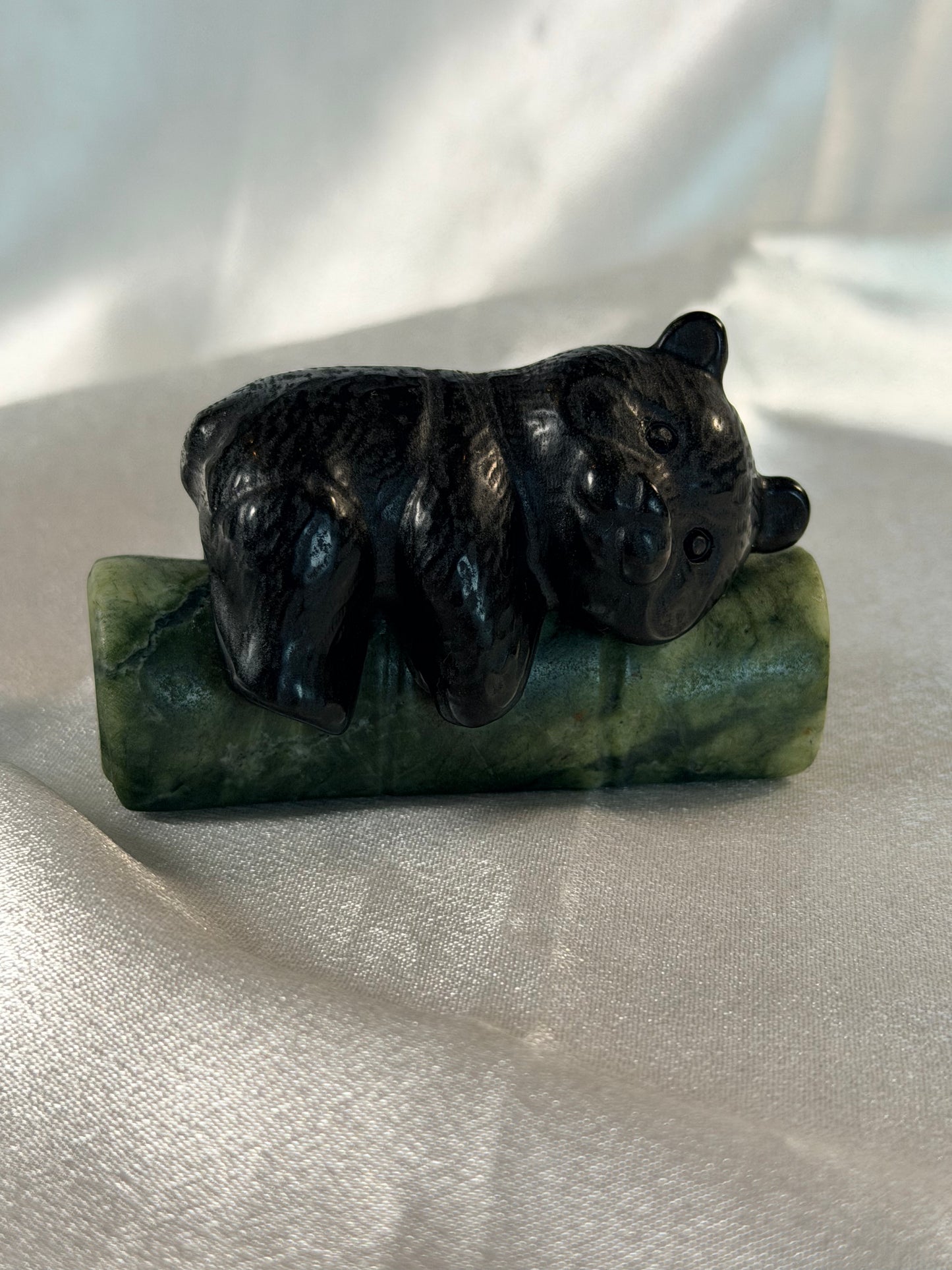 Obsidiaan panda op groene Jade bamboe 1
