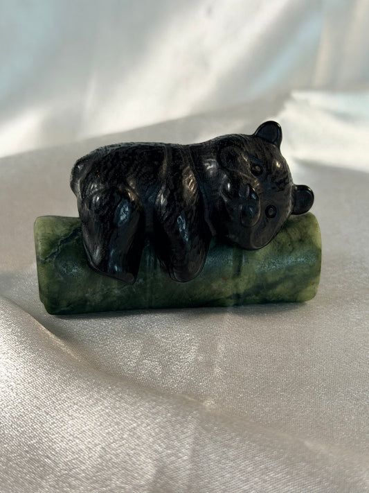 Obsidiaan panda op groene Jade bamboe 1