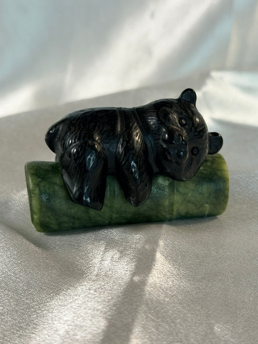 Obsidiaan panda op groene Jade bamboe 2