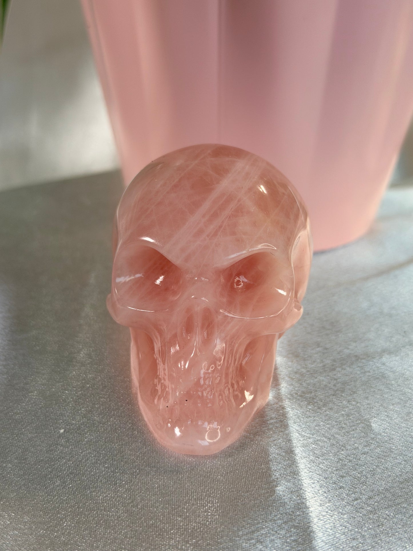 Rozenkwarts skull