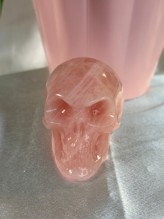 Rozenkwarts skull