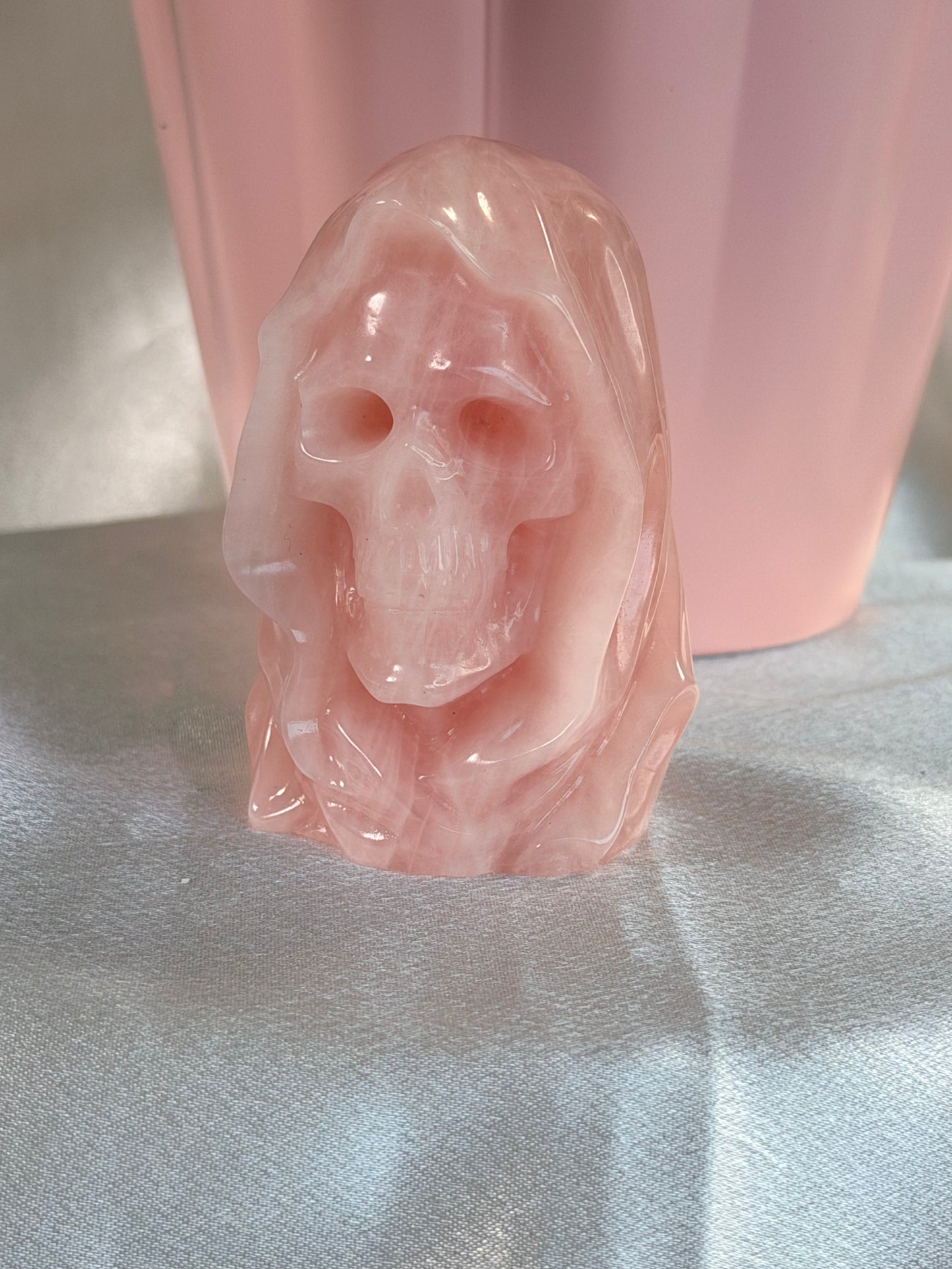 Rozenkwarts skull 1