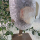Amethyst auf Ständer mit Calcit 290A